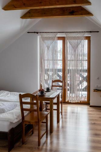 Bed & Breakfast Cisna Chata