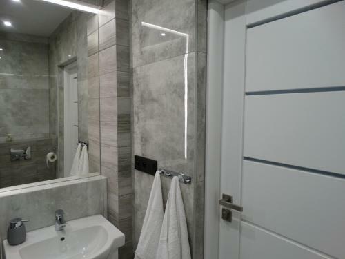 Apartament Lucy - ?cis?e Centrum Cz?stochowy