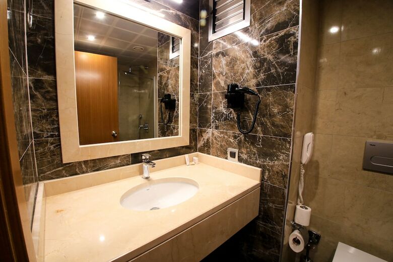 Aym?ra Hotel & Spa