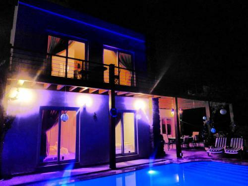 Villa Priene - Gumusluk Private Pool