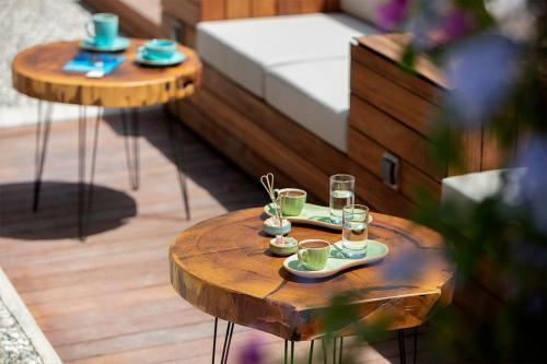 Mellow Blue Hotel & Restaurant