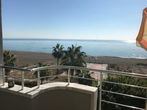 Apartment 100m2 Beachfront Mersin Turkey