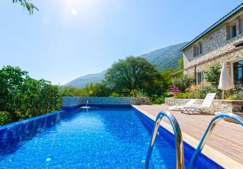 Stone Clad Villa La Maison P