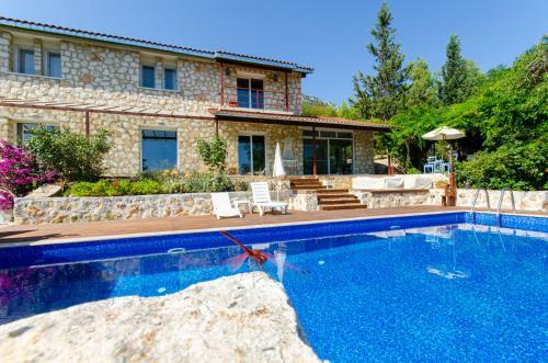 Stone Clad Villa La Maison P