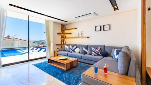 Villa Phi With Heated Indoor Pool