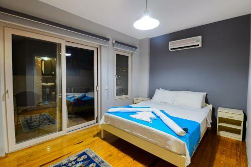 Amazing 8 People Sea View Villa Centre Location