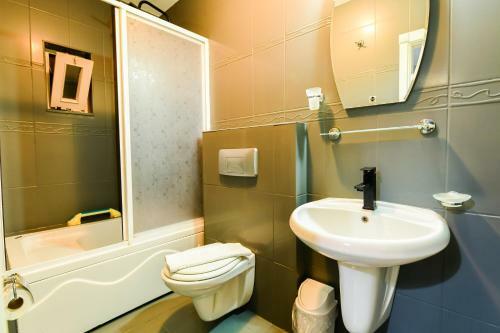 Amazing 8 People Sea View Villa Centre Location