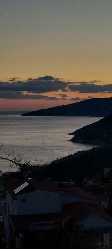 Amazing 8 People Sea View Villa Centre Location