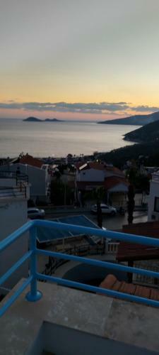 Amazing 8 People Sea View Villa Centre Location
