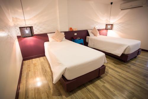 Hotel First House
