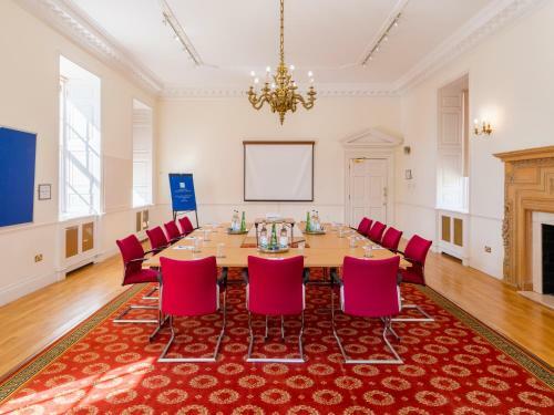 Hotel Hitchin Priory