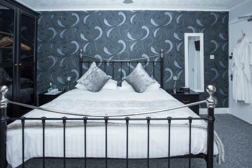 Hostal 26 The Crescent - Guest House