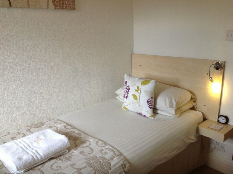 Hostal Hazeldene Guest House
