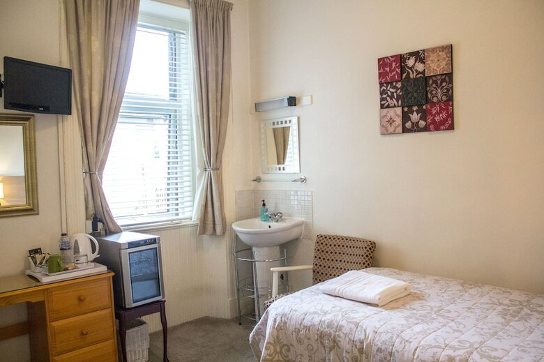 Hostal Hazeldene Guest House