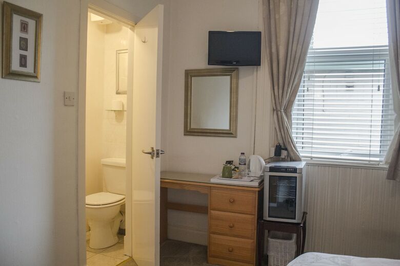 Hostal Hazeldene Guest House