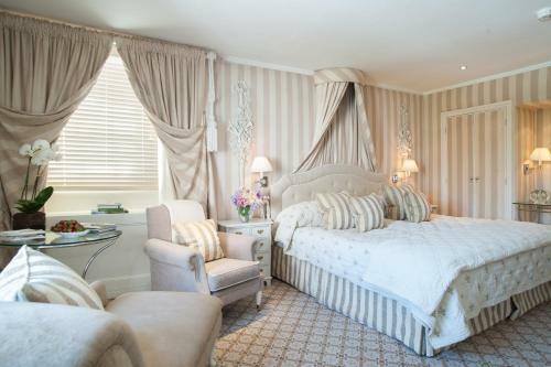 Summer Lodge Hotel