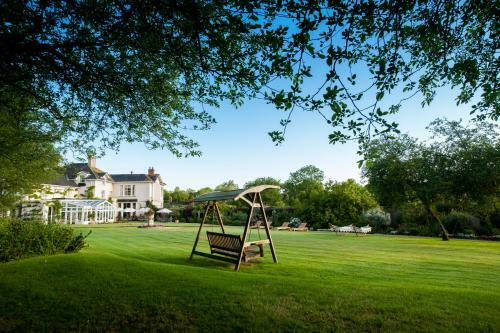 Summer Lodge Hotel