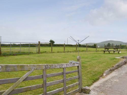 Cyll Y Felin Fawr 1