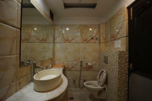 Shubh Hotel By Wb Inn, Kanpur