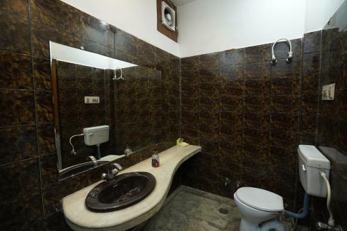 Shubh Hotel By Wb Inn, Kanpur