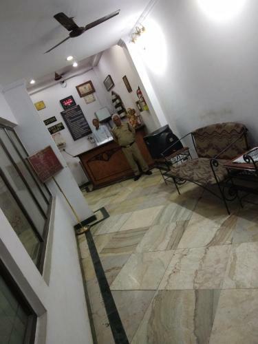 Shubh Hotel By Wb Inn, Kanpur
