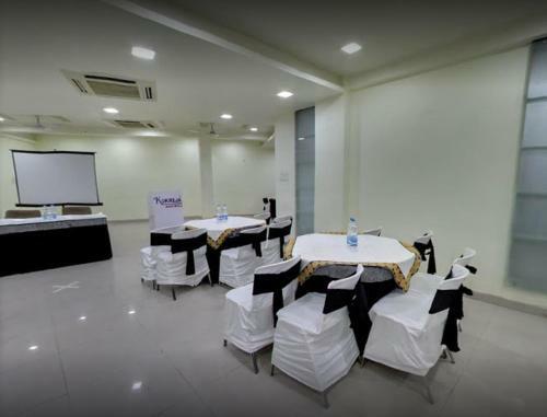 Hotel Mandakini Plaza