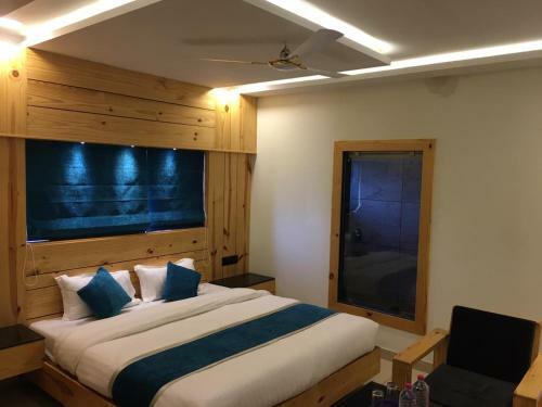 Hotel New Golden Veena - Talhati Pond