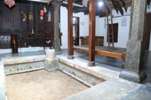 The Mana-heritage Stay - Chengazhimattam Mana