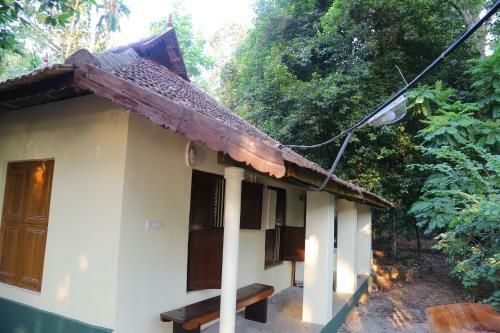The Mana-heritage Stay - Chengazhimattam Mana