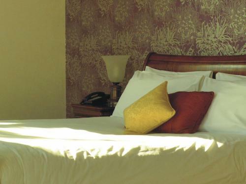 The Thomas Paine Hotel
