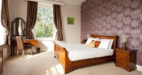 The Thomas Paine Hotel