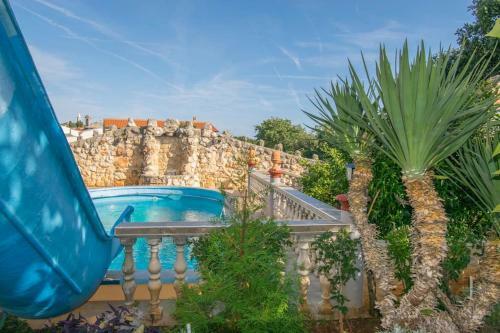 Apartment Liljana With Shared Swimming Pool