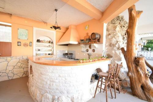 Apartment Liljana With Shared Swimming Pool