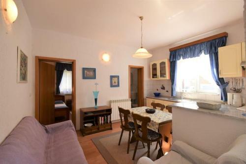 Apartment Uvo 1 With Shared Pool
