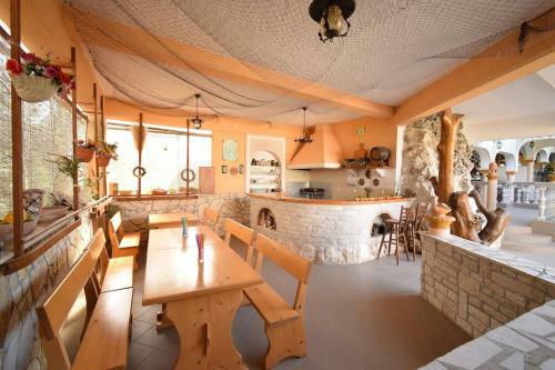Apartment Uvo 1 With Shared Pool