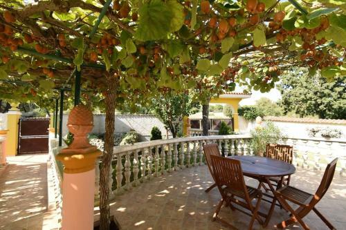 Apartment Ivo With Shared Swimming Pool