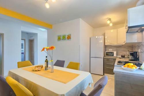 Apartment Viola ,2019