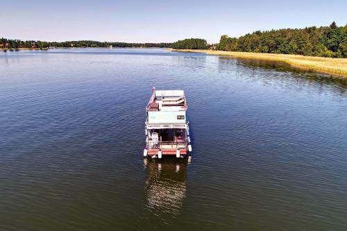 Houseboat Poland - P?ywaj?cy Domek Na Mazurach