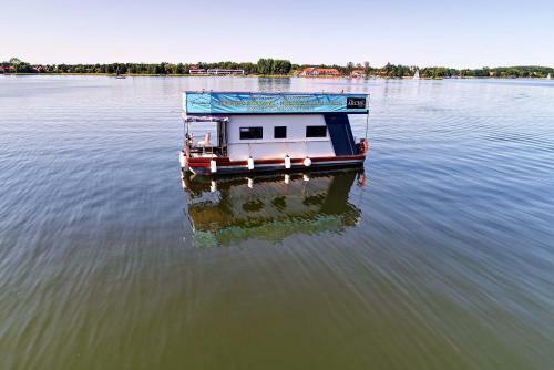 Houseboat Poland - P?ywaj?cy Domek Na Mazurach