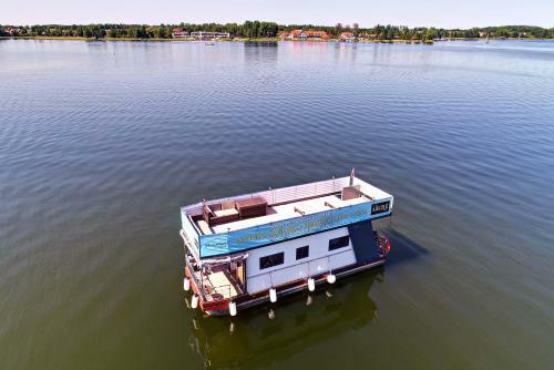 Houseboat Poland - P?ywaj?cy Domek Na Mazurach