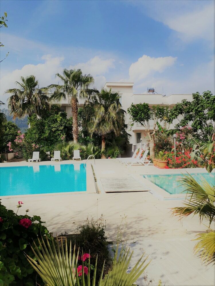 Kiri? Garden Hotel