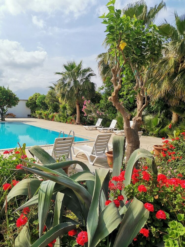 Kiri? Garden Hotel
