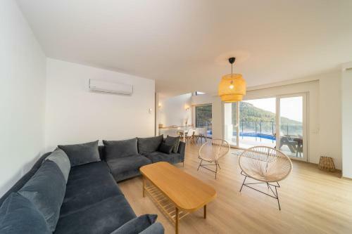 Magnificent Villa With Private Pool And Gorgeous View In Alanya