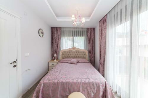 Villa Gunes 2 Icmeler Daily Weekly Rentals