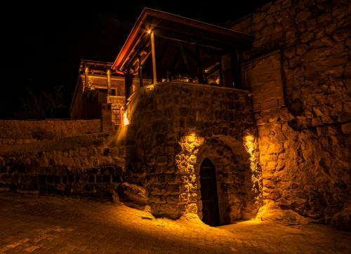 Megaron Cave Hotel