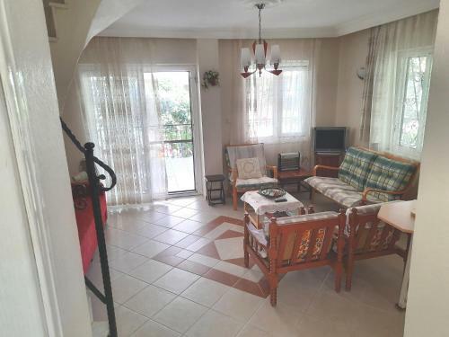 Kusadasi Sevgi Plajinda Mustakil Villa