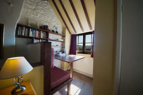 Hostal Cardynham House