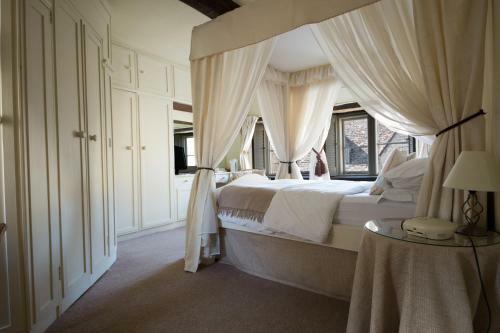 Hostal Cardynham House