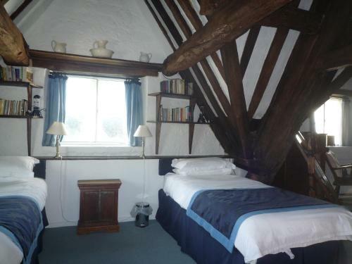 Hostal Cardynham House