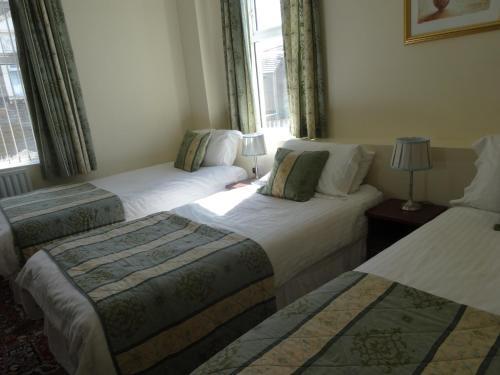 Waverley Hotel